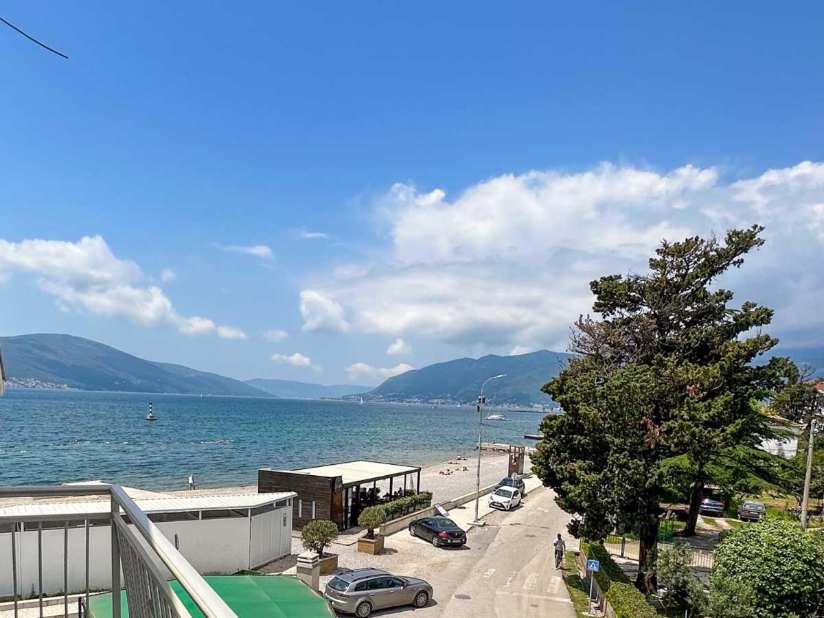 Apartments Infinity Tivat Bagian luar foto